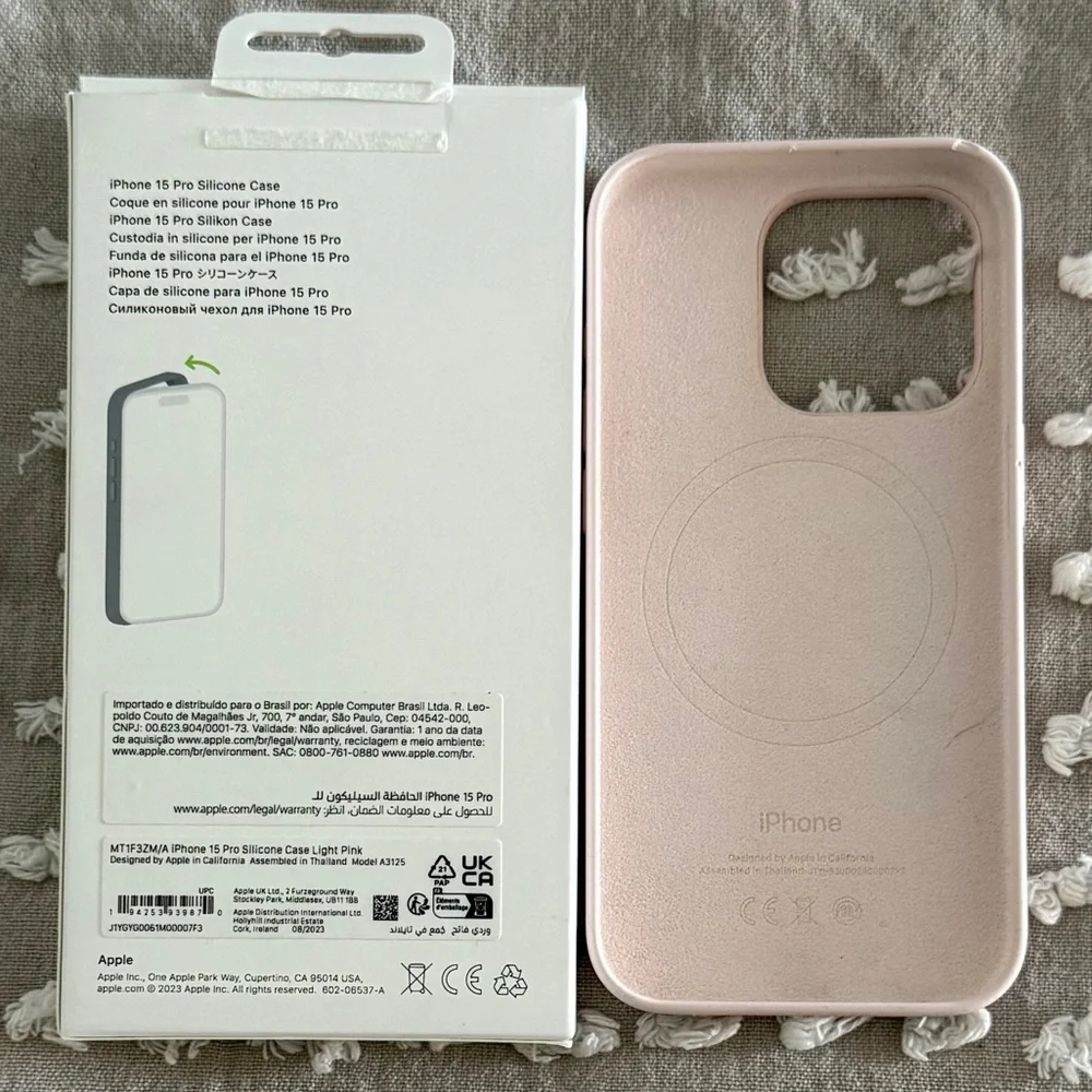 Apple iPhone 15 Pro Silicone Case - Pink